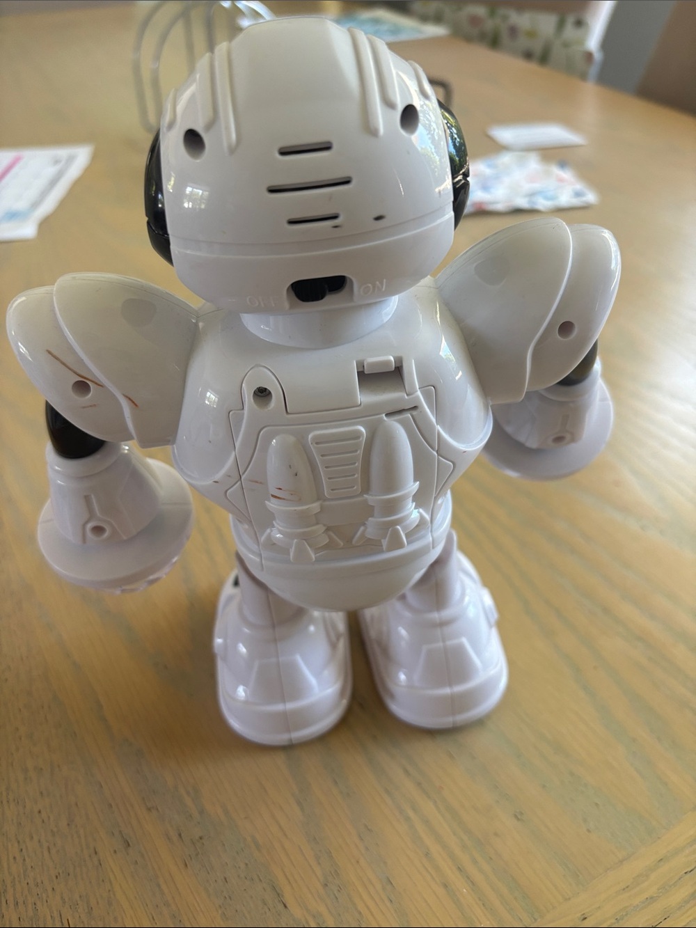 Dancing robot - Picture 3 of 3